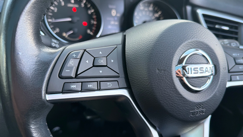 Nissan Qashqai 1.3 DiG-T 160 Tekna 5dr Petrol Hatchback